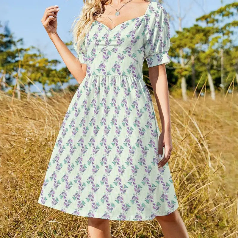 Stylish floral sweetheart dress with purple flowers and cute puffed short sleeves