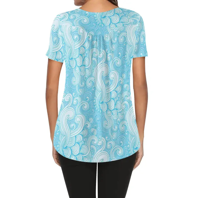Light blue t-shirt featuring white paisley for a chic women’s blue paisley short sleeve babydoll