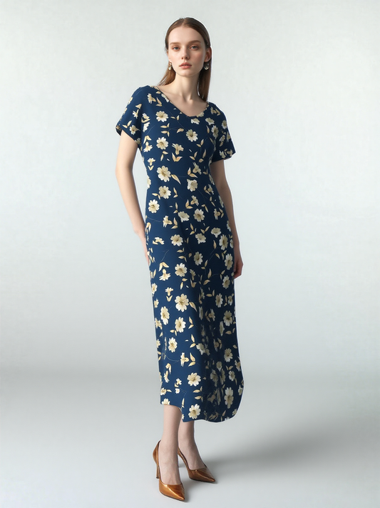 Robe longue fleurie bleue séduisante qui rendra les coccinelles jalouses