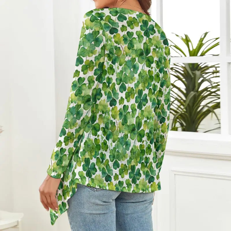 Long-sleeved Patrick’s Day cardigan with a fun green clover leaf pattern